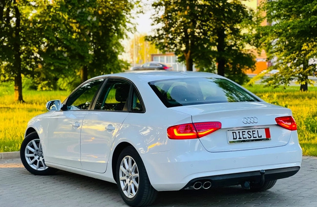 Audi A4 cena 47900 przebieg: 204535, rok produkcji 2013 z Ząbki małe 742